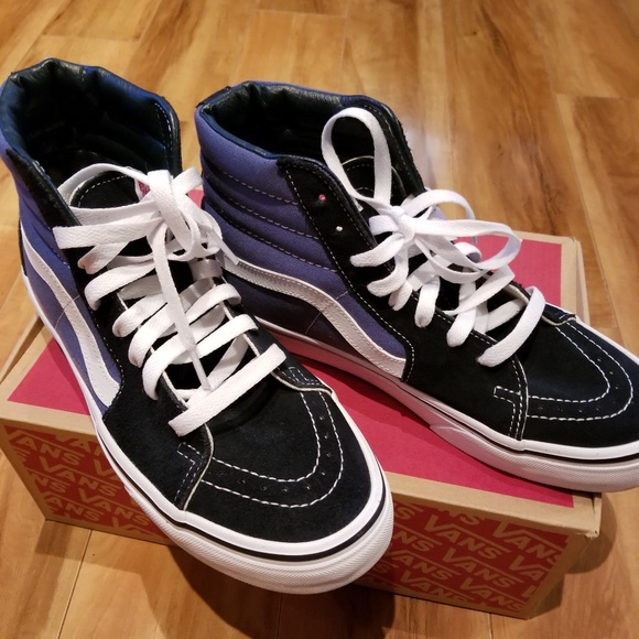 Sneakers - Picture 4 of 4